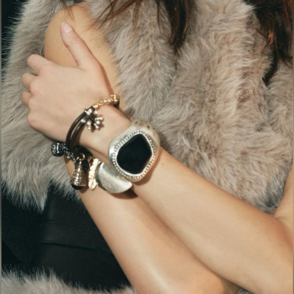 Zara Chunky Silver Tone Cowboy Bracelet with Stone NWT